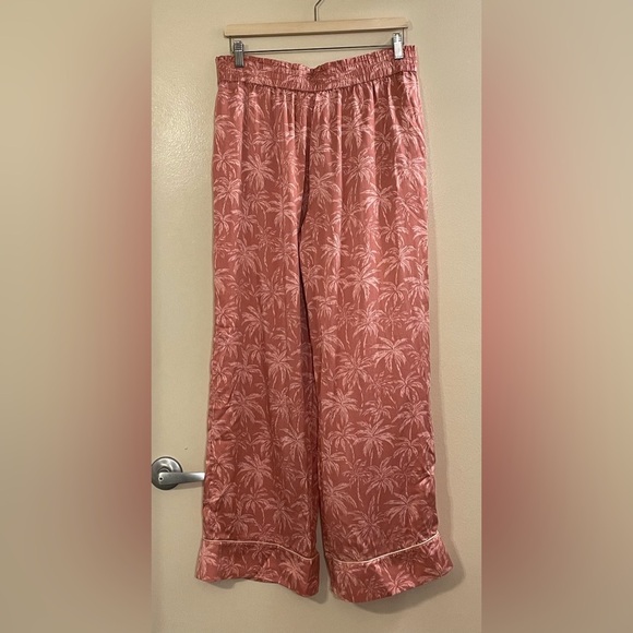 FAHERTY NWOT Sandwashed Silk Pajama Pants in Rose Tropic Trees - Picture 7 of 10